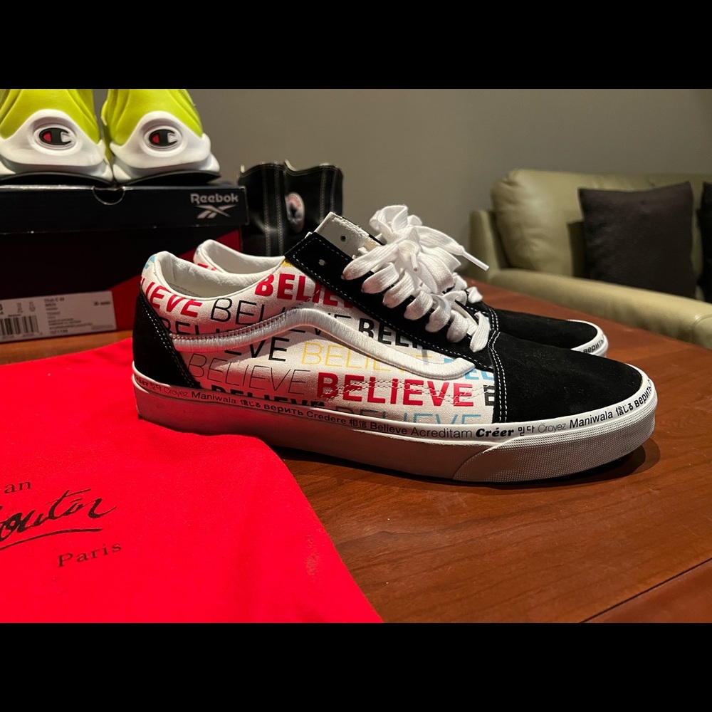 Vans - Picture 3 of 5